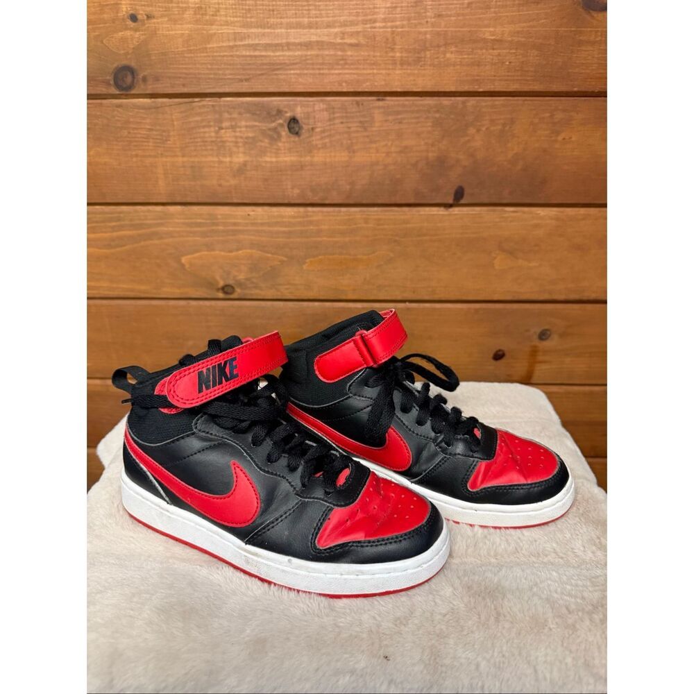 Nike Kids Court Borough Mid 2 sneakersblack and University Red Sz 4 Youth CD7782